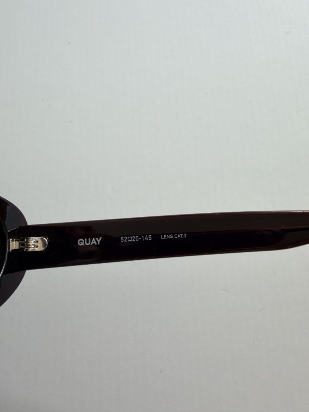 Quay Felt Cute Sunglasses 79943 in Chocolate Frame Brown Lens - Picture 3 of 4